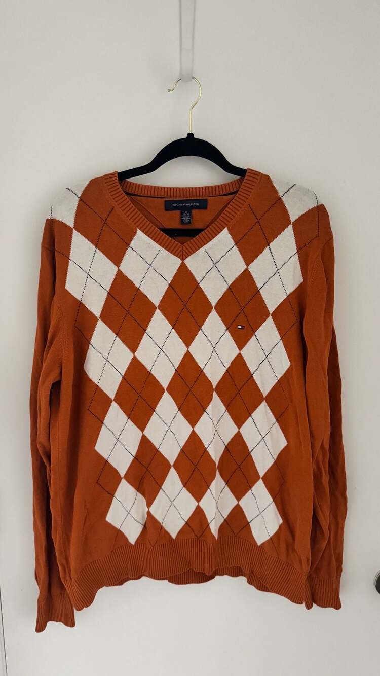 Tommy Hilfiger V-Neck Argyle Sweater Size XL Orange White Long Sleeve